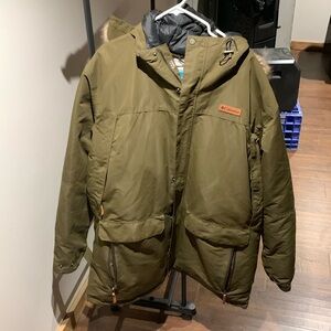 Men’s Columbia hooded winter coat